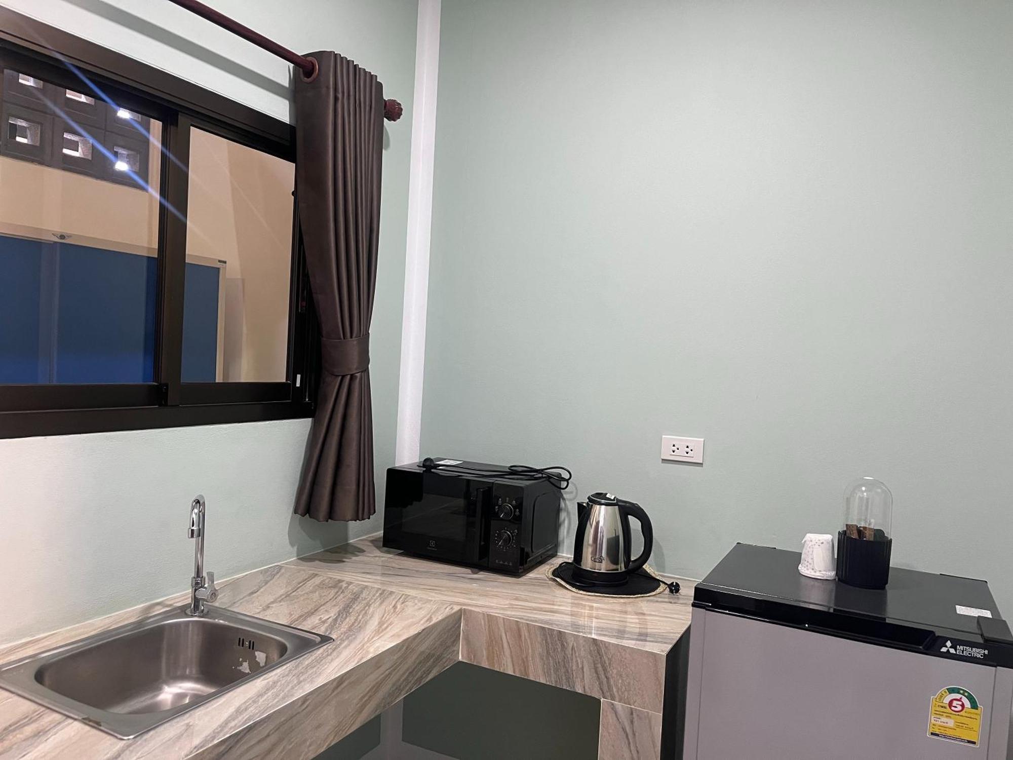 J & Ariya Hotel Near Samui Airport And Koh Phangan Pier ボプート エクステリア 写真