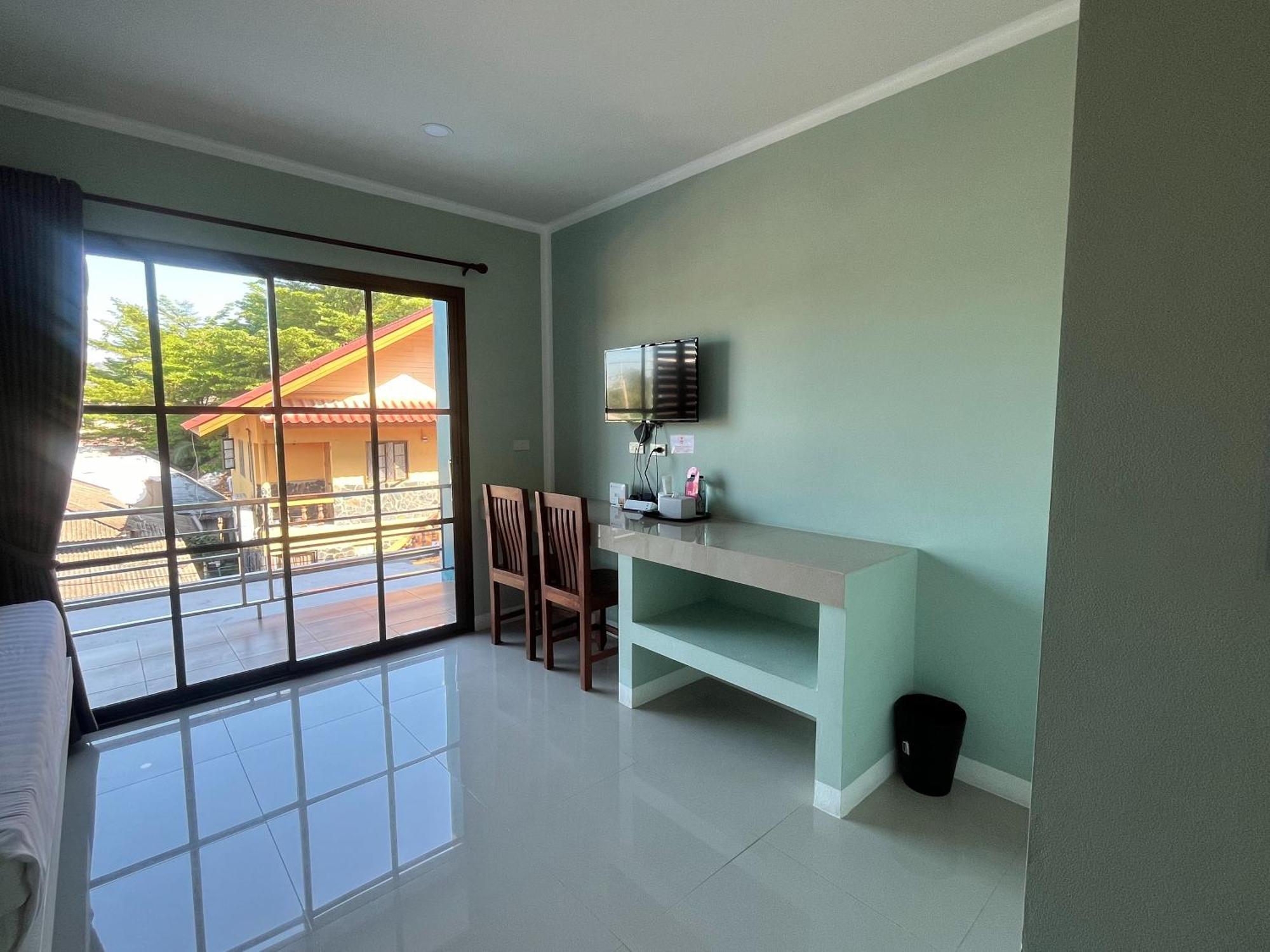 J & Ariya Hotel Near Samui Airport And Koh Phangan Pier ボプート エクステリア 写真