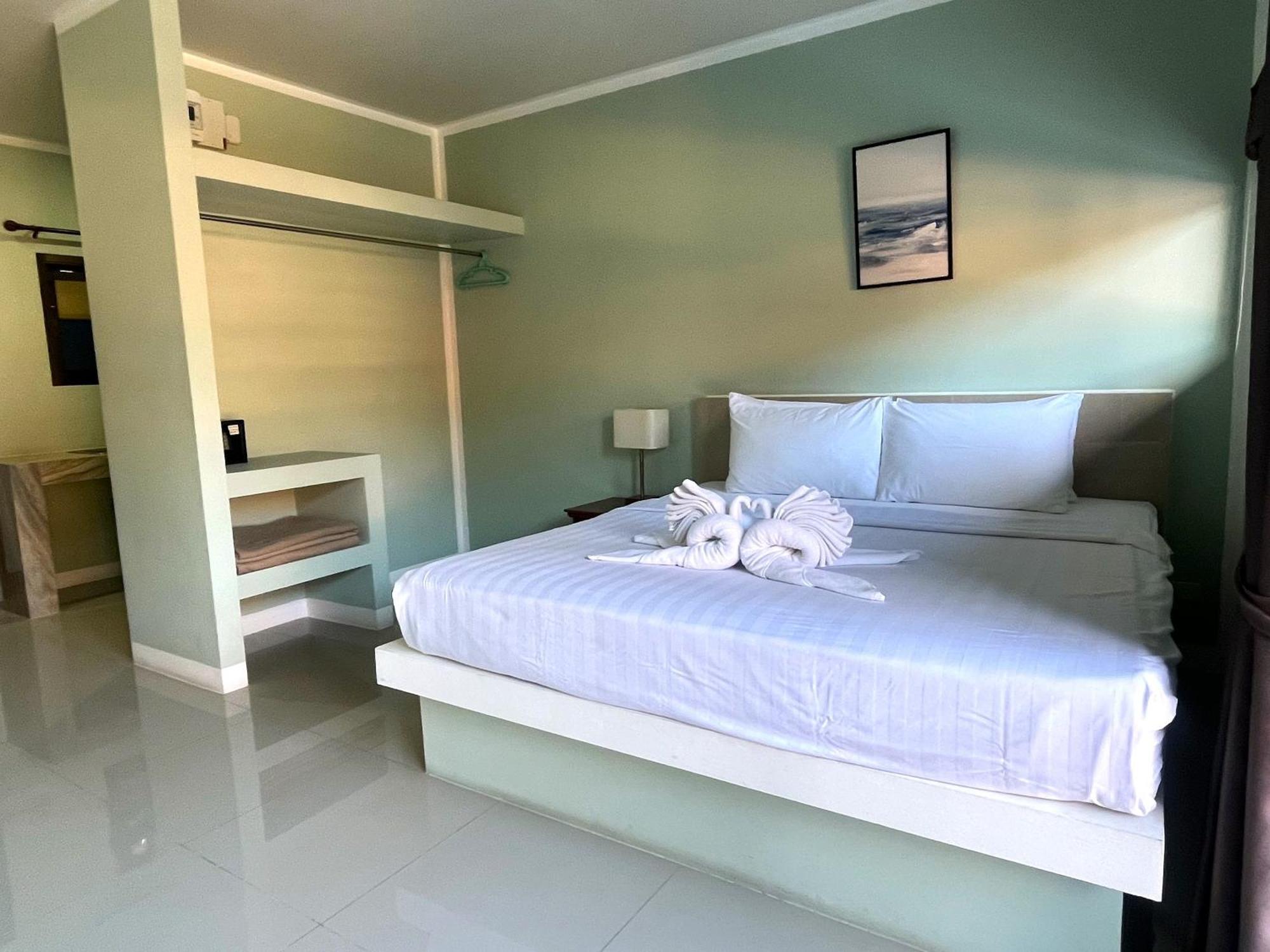 J & Ariya Hotel Near Samui Airport And Koh Phangan Pier ボプート エクステリア 写真