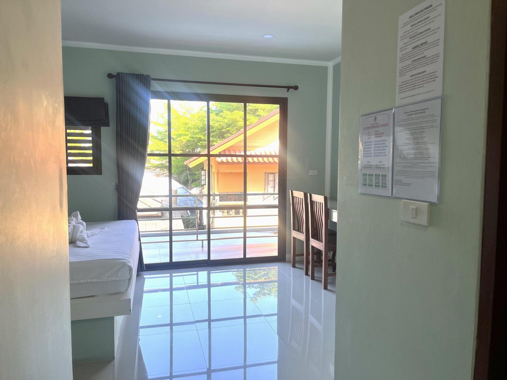 J & Ariya Hotel Near Samui Airport And Koh Phangan Pier ボプート エクステリア 写真