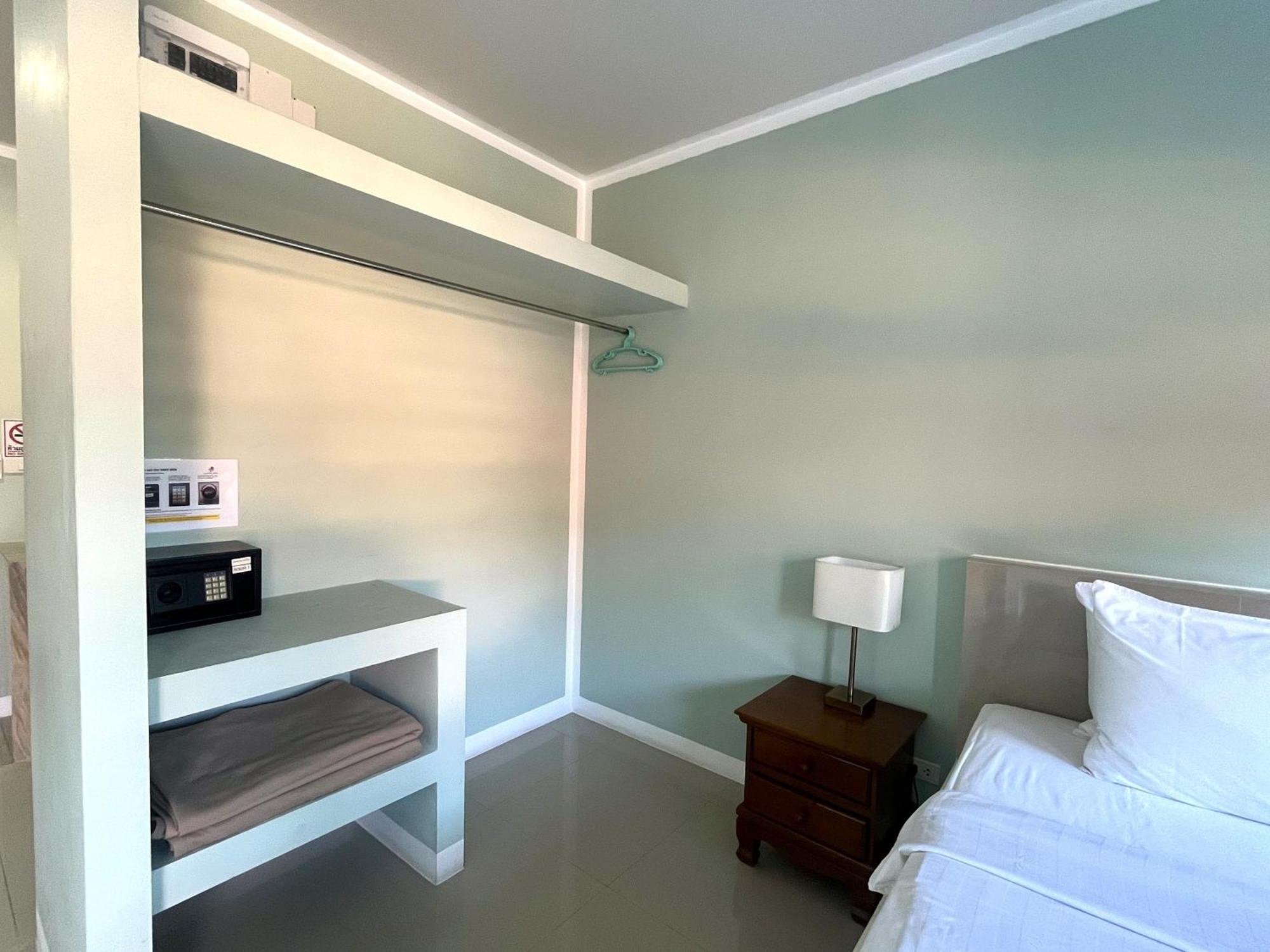 J & Ariya Hotel Near Samui Airport And Koh Phangan Pier ボプート エクステリア 写真